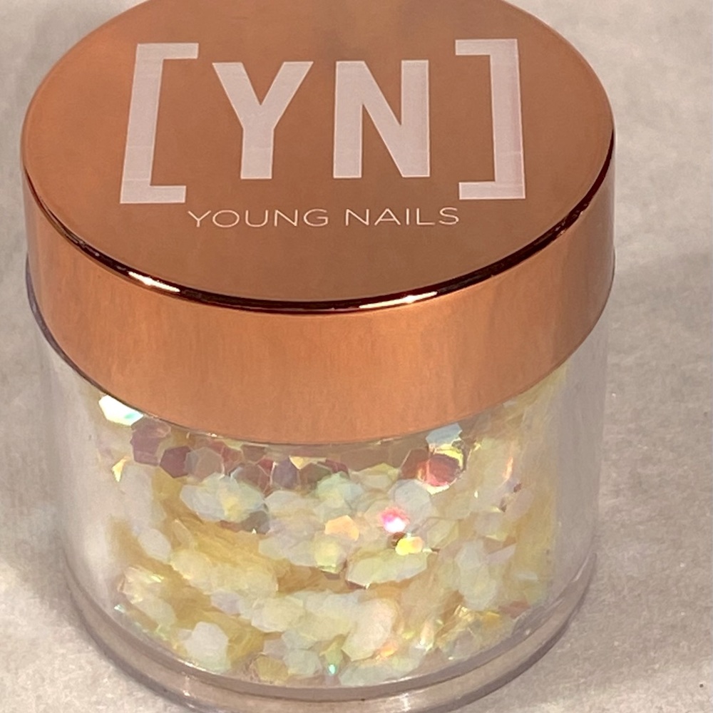 ❌️sold❌️young Nails “hot bee keeper” chunky glitter